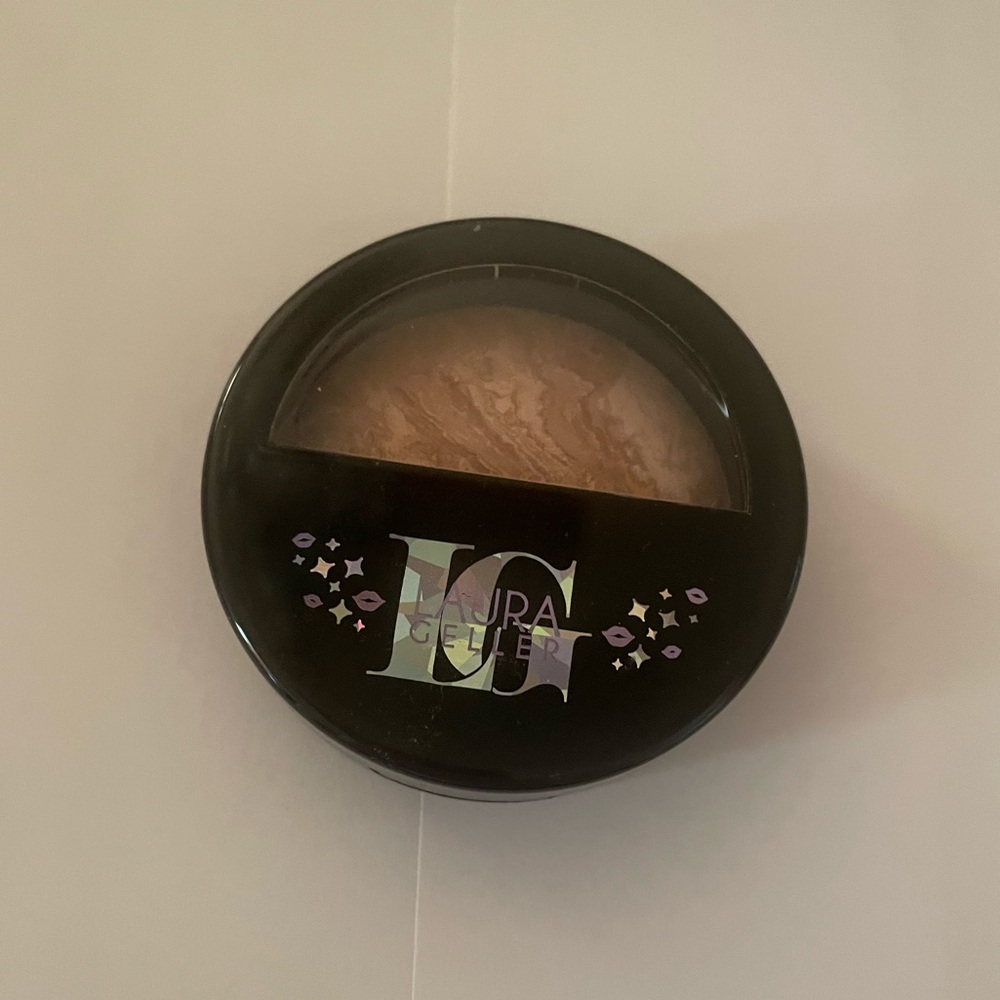 Laura Geller Baked Balance-n-Brighten Color Correcting Foundation